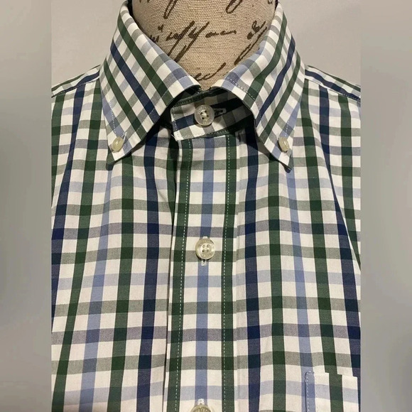 Vineyard Vines Blue/Green Plaid button down shirt. Size Medium - Picture 2 of 6
